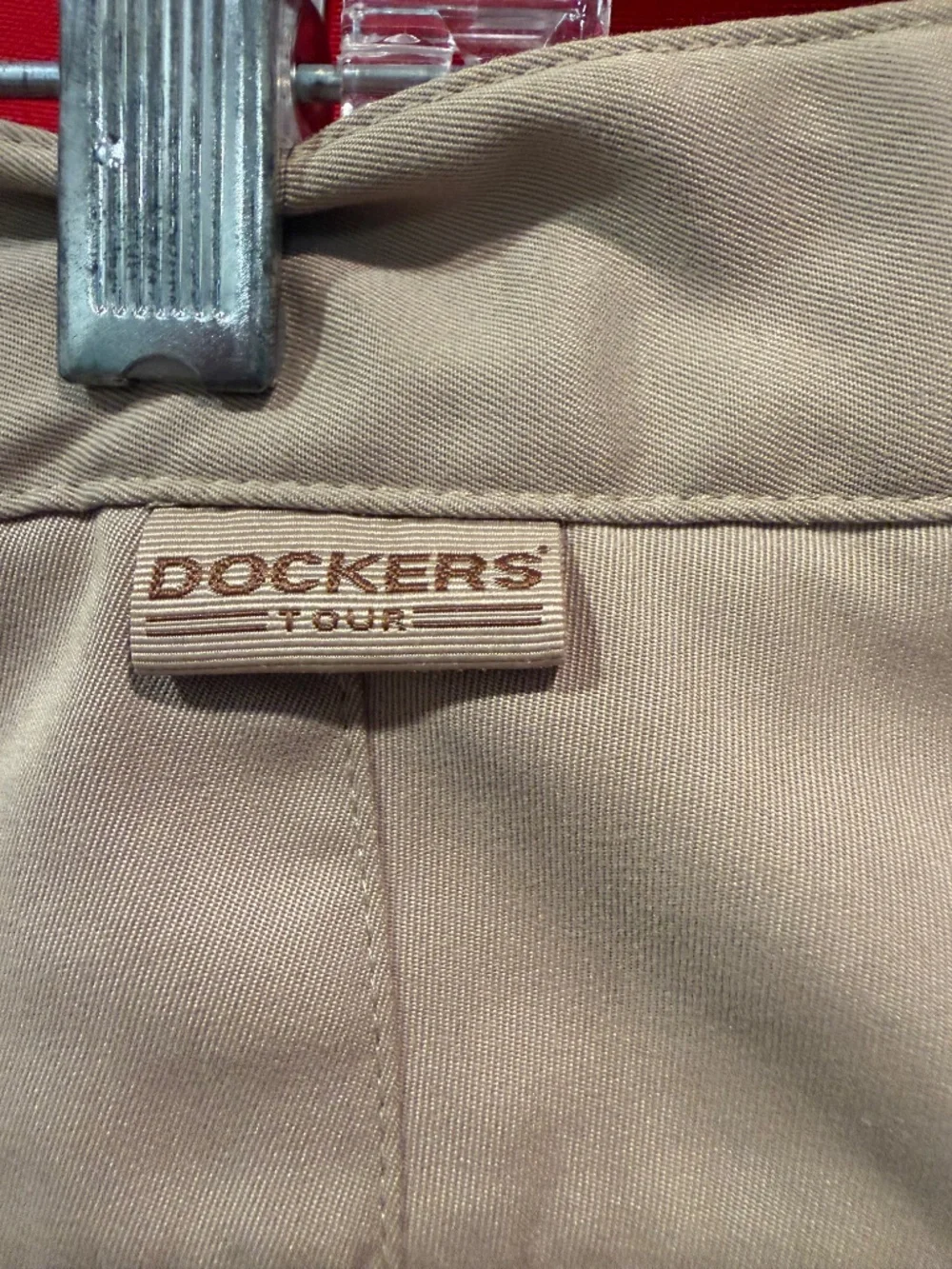 DOCKERS TOUR MENS SIZE 32 SHORTS